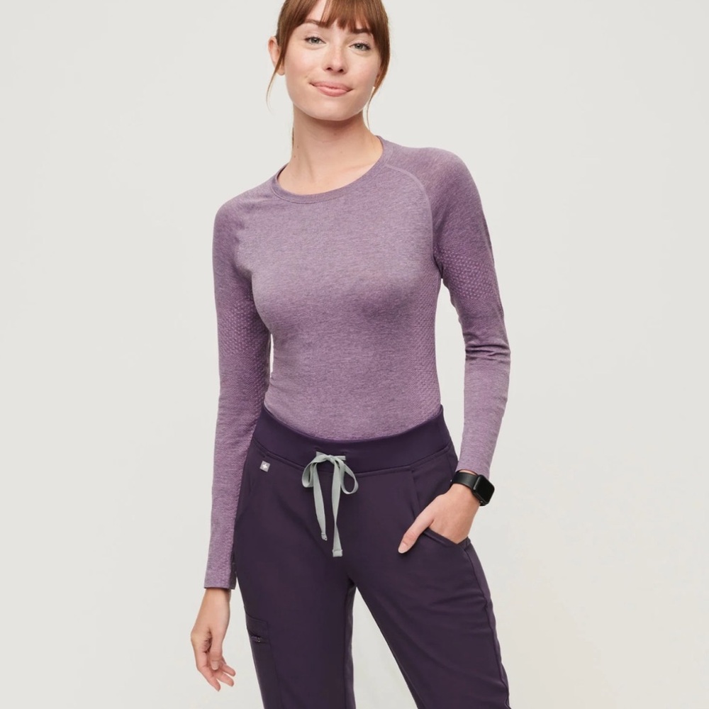 Figs under scrub top